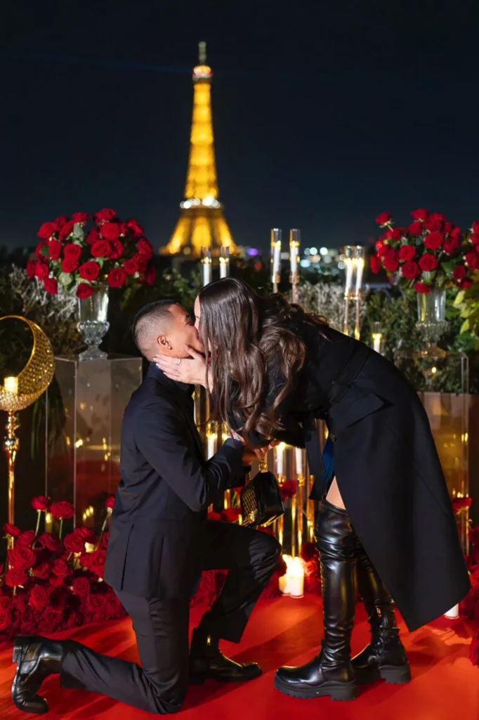 Paris proposal photographer-peninsula-eiffel-tower-secret-table