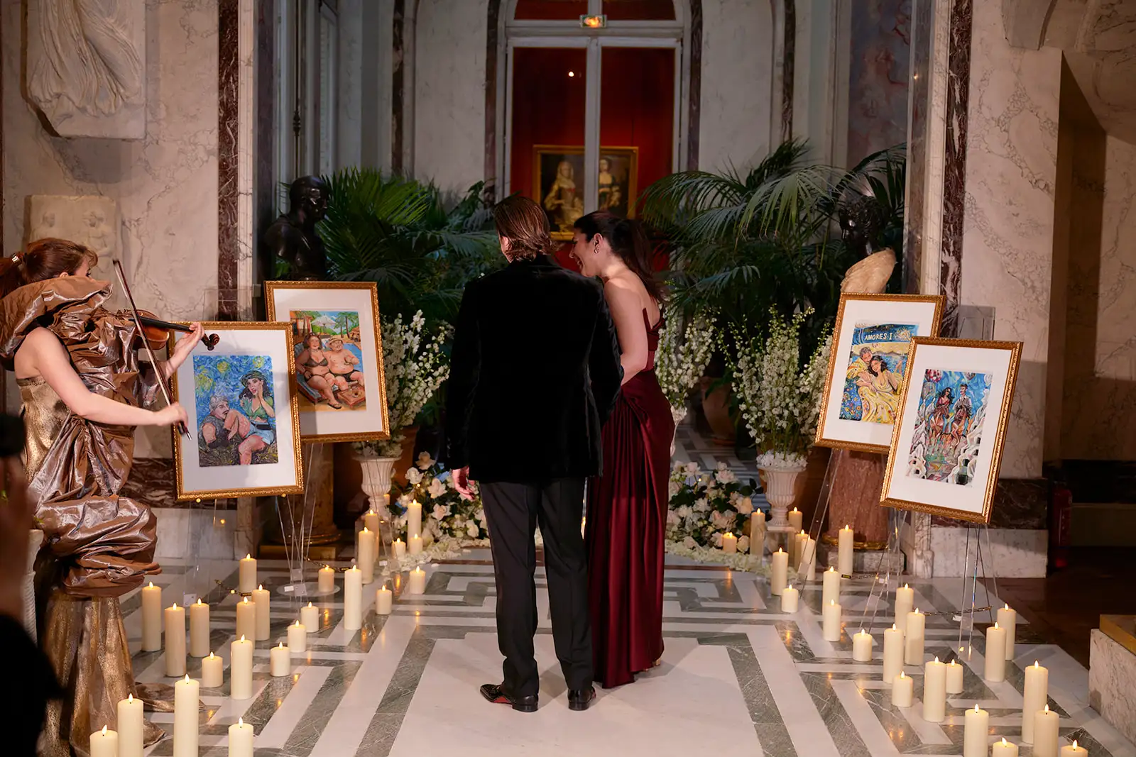 Marriage proposal at Musée Jacquemart André Paris, candlelit aisle with private art collection on display